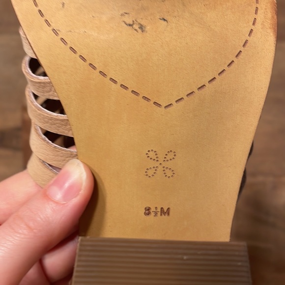 Caslon Sadie Leather Cut Out Heels - Picture 10 of 11